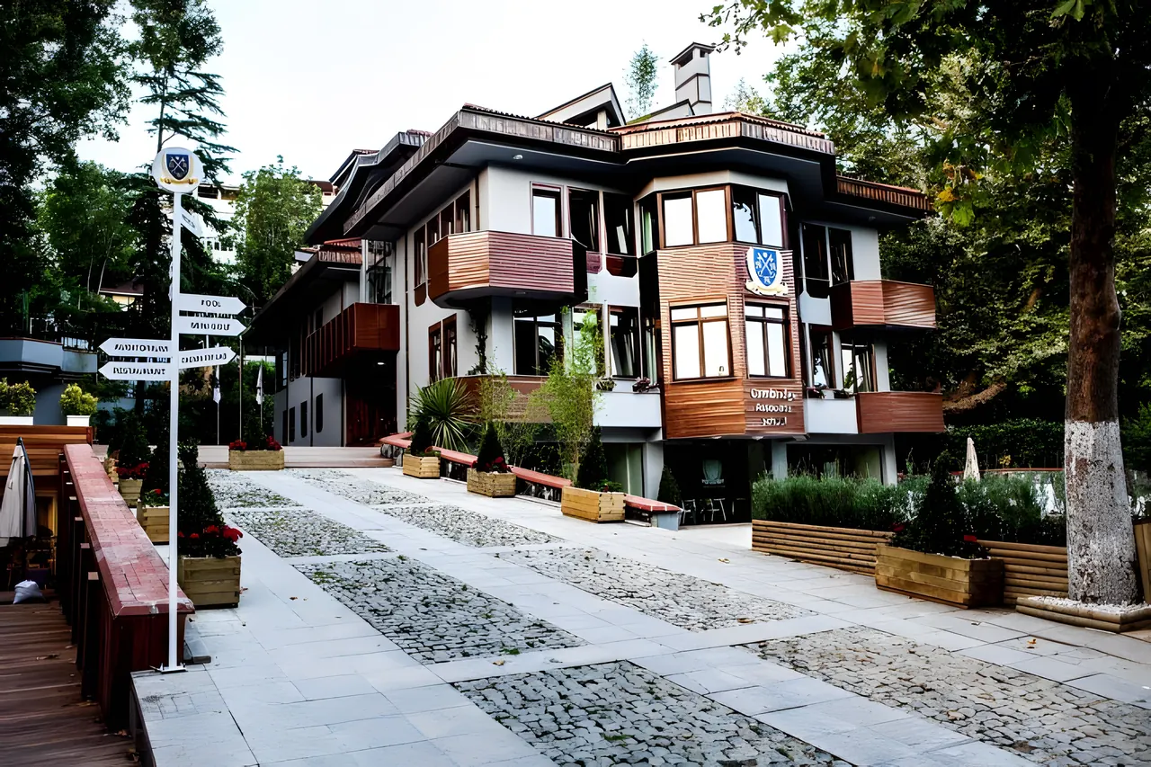 Özel Tarabya Anadolu Lisesi, Sarıyer